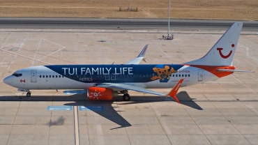 C-FTOH (cn 29647) Boeing 737-8HX(WL)