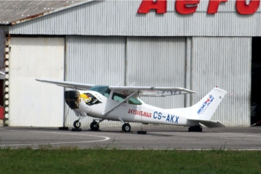 CS-AKX (cn 18259880) Cessna 182M Skylane