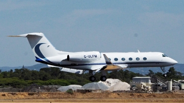 G-ULFM · Gulfstream Aerospace G450 · (FAO / LPFR)