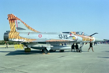 90 · Dassault Mirage 2000B · (LPBJ)
