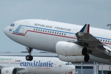 F-RAJB (081) 1995 Airbus A340-211