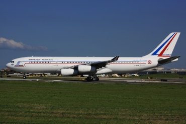 F-RAJB (081) 1995 Airbus A340-211