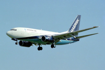 OY-MRJ (28015) 2001 Boeing 737-7L9