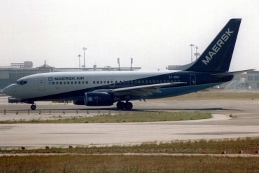 OY-MRF (28009) 1999 Boeing 737-7L9
