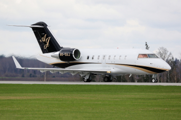 A6-SAJ (5837) 2009 Bombardier CL-600-2B16 Challenger 605