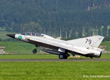 SE-DXP (35-810) 1962 Saab Sk35C Draken