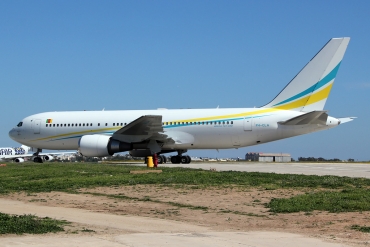 P4-CLA (32954) 2001 Boeing 767-2DX ER