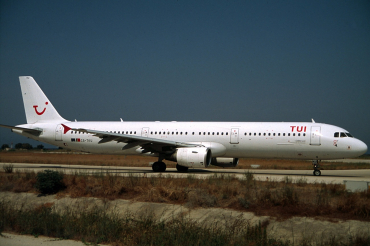 CS-TKU (1607) 2003 Airbus A321-211