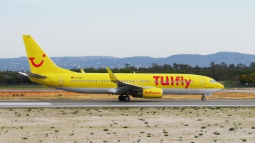 D-AHFY (30417) 2001 Boeing 737-8K5(WL)