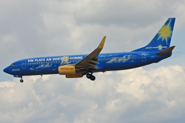 D-AHFZ (30883) 2001 Boeing 737-8K5(WL)