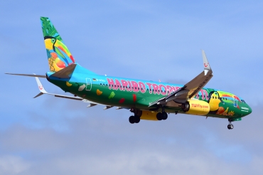 D-ATUJ, (cn 39923), Boeing 737-8K5