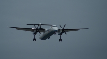 G-ECOM (4233) Bombardier Dash 8-Q402