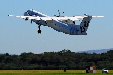 G-ECOB (4185) Bombardier Dash 8-Q402
