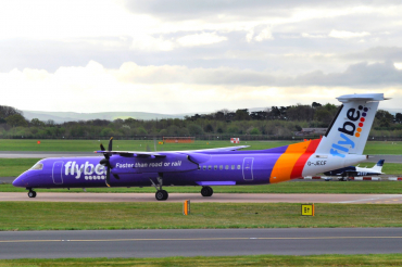 G-JECF (4095) 2004 Bombardier Dash 8-Q402