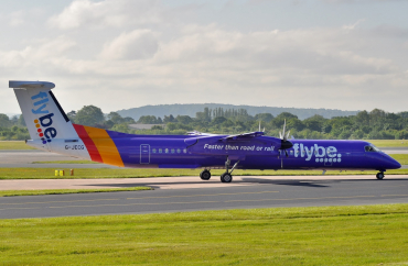 G-JECG (4098) 2004 Bombardier Dash 8-Q402