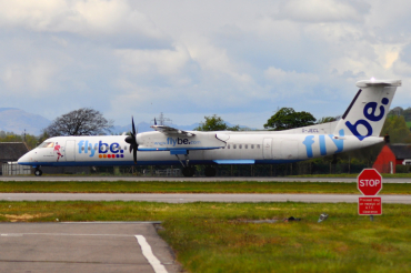 G-JECL (4114) 2005 Bombardier Dash 8-Q402