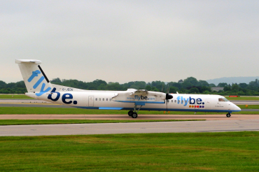 G-JEDU (4089) 2004 Bombardier Dash 8-Q402