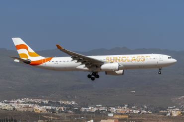 OY-VKI (357) 2000 Airbus A330-343X