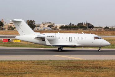 M-ABGS (5932) 2013 Bombardier Challenger 605