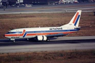 PH-OZB · Boeing 737-3Y0 · (LIS / LPPT)