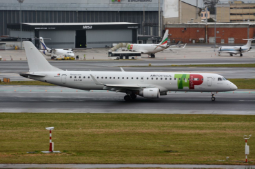CS-TAY (19000357) 2010 Embraer 190-200LR
