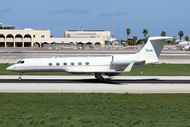 01-0076 (645) 2001 Gulfstream Aerospace C-37A