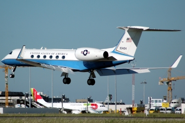 99-0404 (590) 1999 Gulfstream Aerospace C-37A