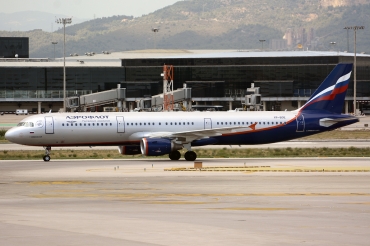 VP-BOE (cn 5755) Airbus A321-211