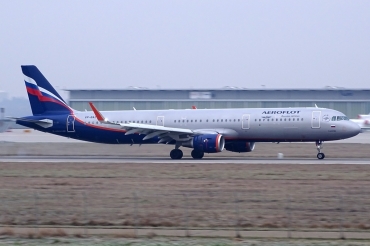 VP-BAZ · Airbus A321-211 · (STR / EDDS)