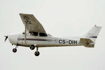 CS-DIH (17280412) Cessna 172R Skyhawk