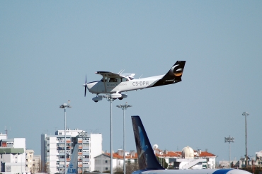 CS-DPH (172-81527) Cessna 172R Skyhawk