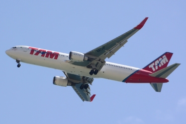 PT-MOF (41997) 2013 Boeing 767-316 ER WL