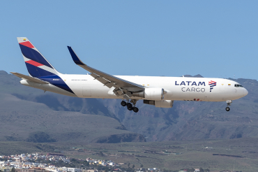 N542LA · Boeing 767-316ER(BCF)(WL) · (LPA / GCLP)