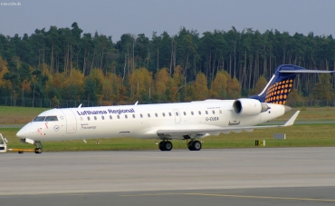 G-DUOA (10028) Bombardier CRJ-701