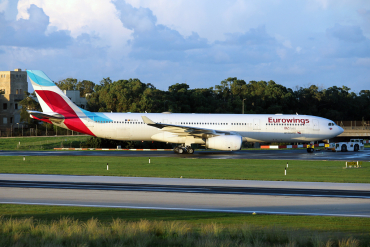 OO-SFJ (701) 2005 Airbus A330-343