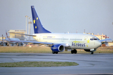 G-STRC 30736) 2000 Boeing 737-7BX
