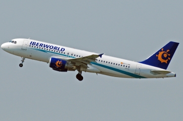 EC-LAQ (3933) 2009 Airbus A320-214