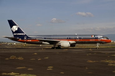 XA-SJD, (cn 26270), Boeing 757-2Q8