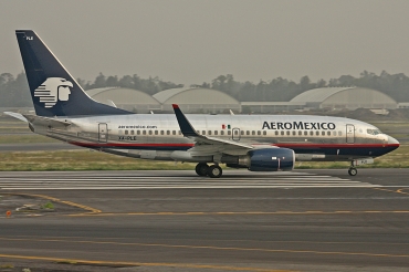 XA-PLE, (cn 34300), Boeing 737-752