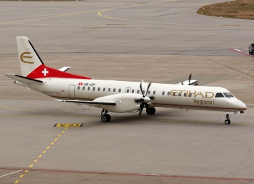 HB-IZP (2000-031) Saab 2000