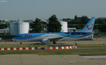 OO-TUV (36883) 2011 Boeing 737-86J(WL)