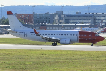LN-KHC · Boeing 737-31S(WL) · (OSL / ENGM)