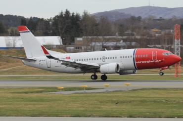 LN-KHC · Boeing 737-31S(WL) · (SVG / ENZV)