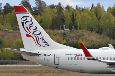 LN-NOL (37159) 2009 Boeing 737-8Q8 WL