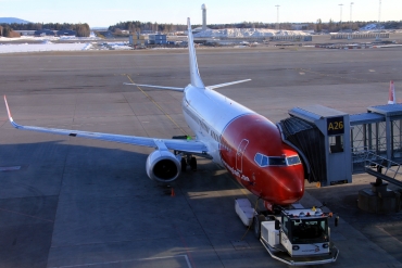 LN-KHC · Boeing 737-31S(WL) · (OSL / ENGM)
