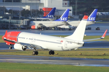 LN-NHF (42075) 2015 Boeing 737-8JP WL