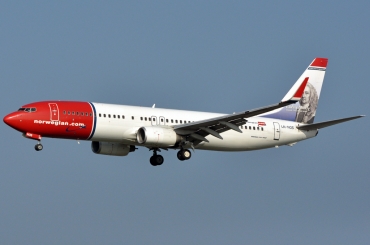 LN-NOS (33018) 2004 Boeing 737-8BK WL