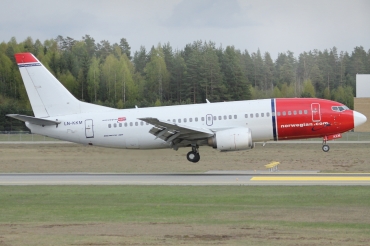 LN-KKM (24676) 1990 Boeing 737-3Y0