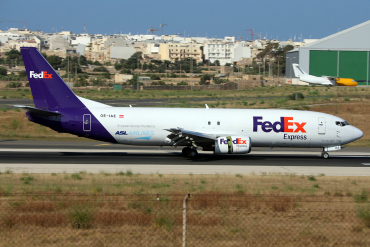 OE-IAE (25105) 1993 Boeing 737-4Q8(SF)