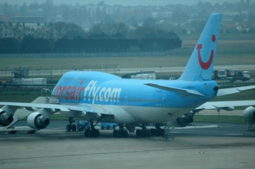 F-HLOV (25379) Boeing 747-422